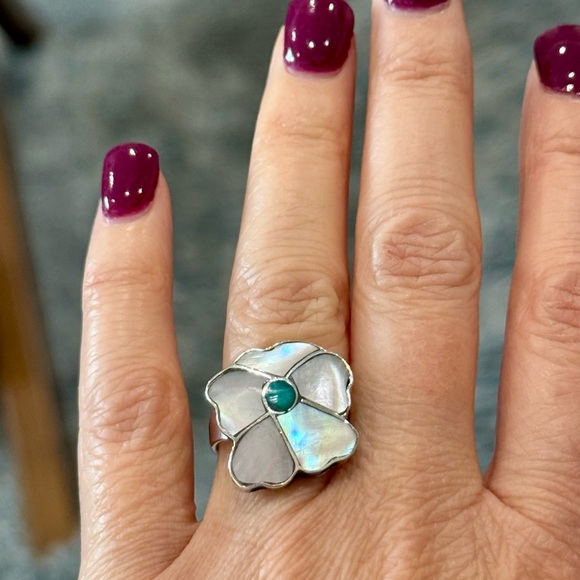 Jewelry - Floral Silver Ring!